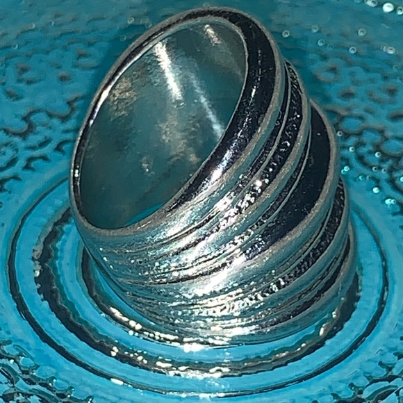 Silver Ring - Picture 7 of 12